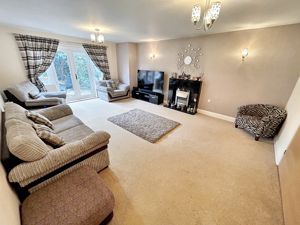 Sitting Room- click for photo gallery